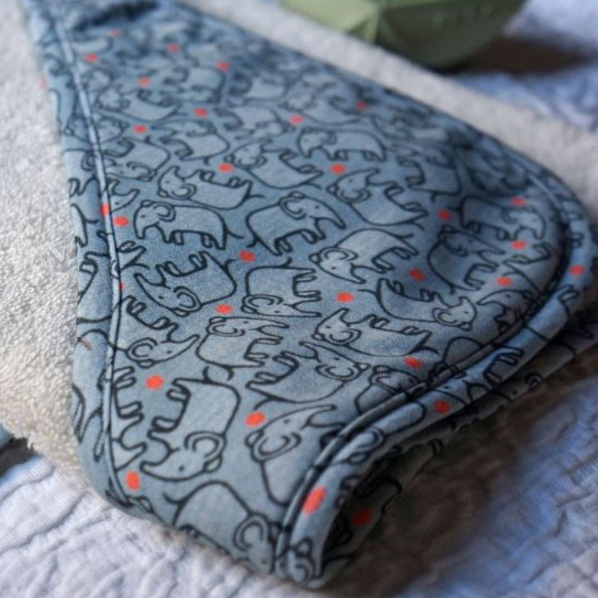 Baby-Badetuch mit Kaputze &